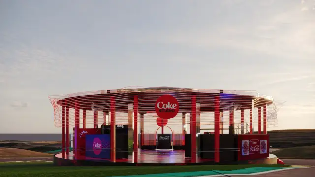 O espaço Coke Studio: A arena vista de longe, sobre o gramado de Interlagos, ao entardecer