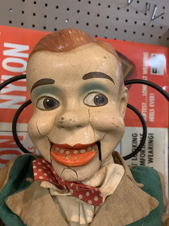 Boneco de ventríloquo antigo