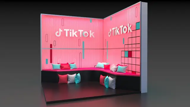 TokPod, atrás do palco Skyline: de frente para o banco