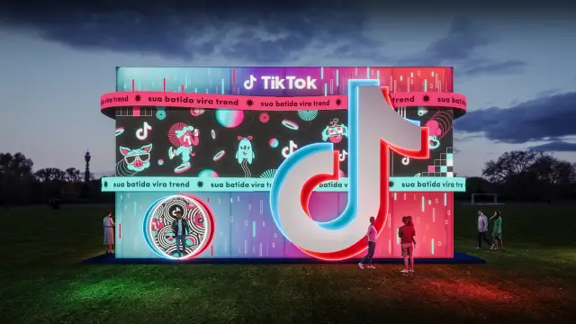 TikTokTown, ao lado da área VIP