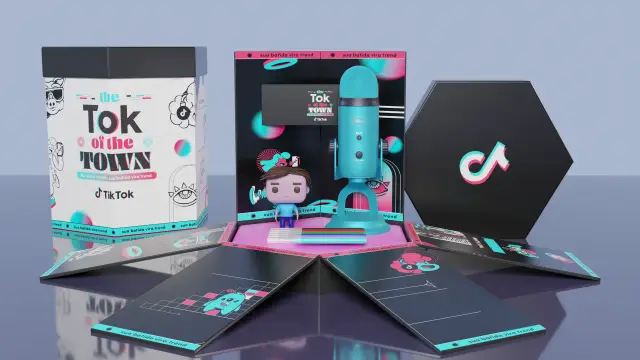 Welcome kit do The Town Squad: a caixa fechada e o kit aberto