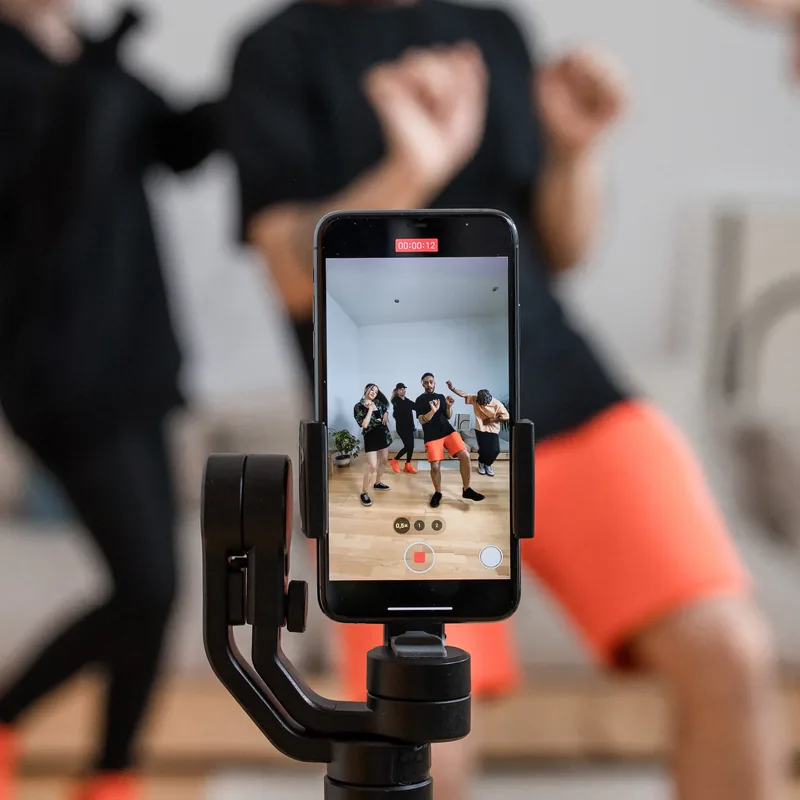 Criadores: celular no gimbal