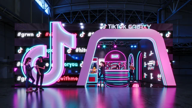 Desdobramentos: A mesma fachada com as trends nas telas de LED