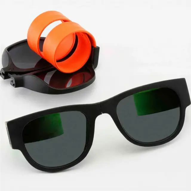 Easy Glasses: óculos dobrado, hastes laranja